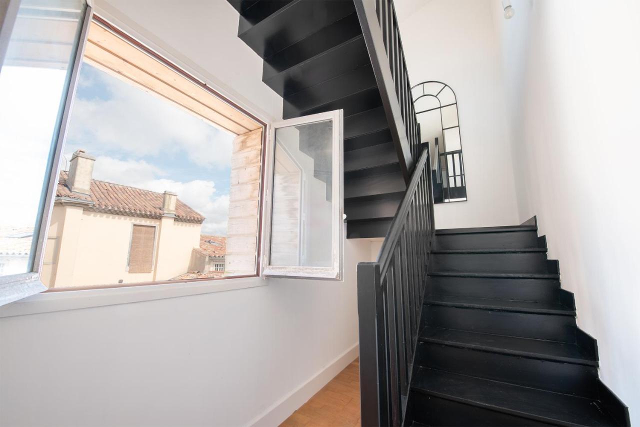 Appartement Charmand Duplex Avec Vue Sur La Cite & Les Toits à Carcassonne Extérieur photo