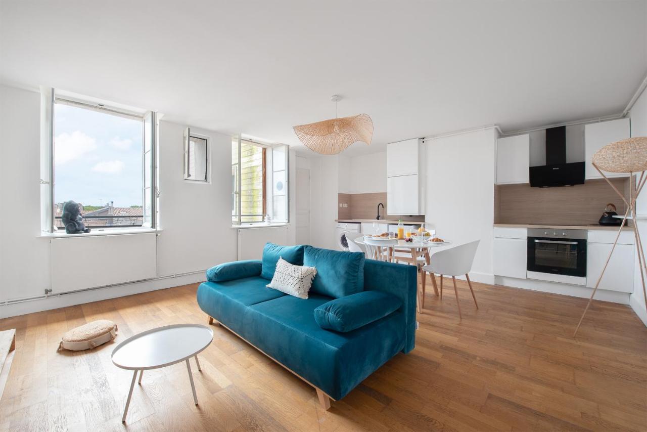 Appartement Charmand Duplex Avec Vue Sur La Cite & Les Toits à Carcassonne Extérieur photo
